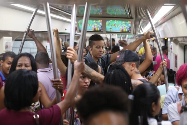 Primeiro trem da Estação Pirajá saiu lotado (Foto: Reprodução)