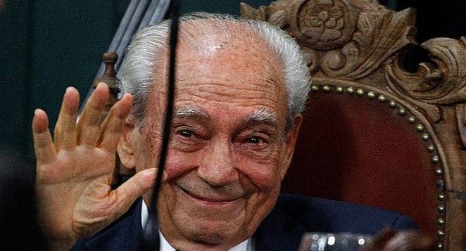O corpo do ex-governador Waldir Pires foi cremado, na manhã de hoje, em cerimônia no cemitério Jardim da Saudade, em Salvador (Foto: Reprodução)