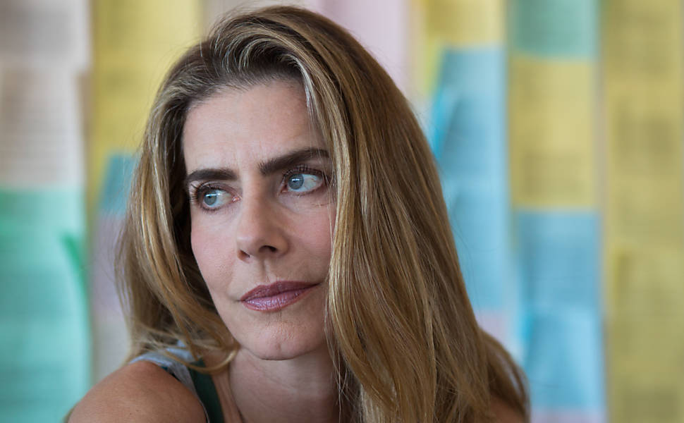 No processo que move contra a emissora, Maitê convocou a própria filha, a advogada Maria Proença Marinho, para representá-la.