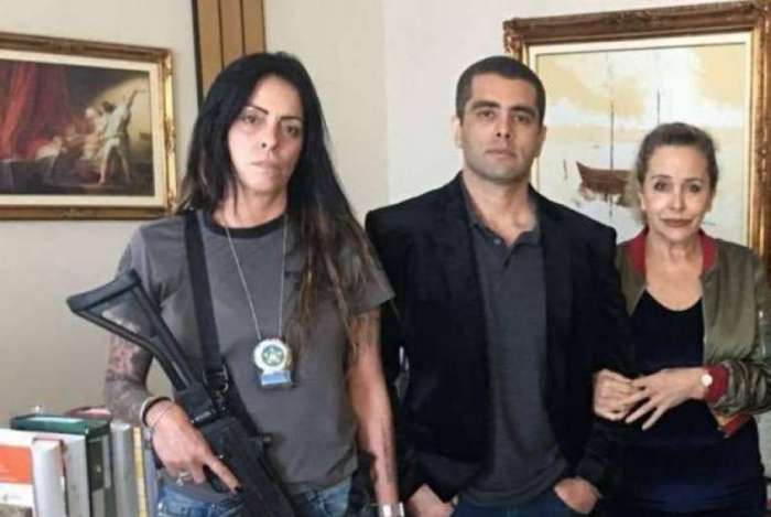Miriam já responde a uma sindicância na Coinpol por ter feito selfies com Rogério Avelino da Silva, o Rogério 157 Miriam já responde a uma sindicância na Coinpol por ter feito selfies com Rogério Avelino da Silva, o Rogério 157
