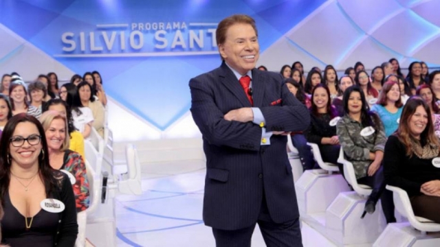 O apresentador Silvio Santos causou nova polêmica ao sugerir uma orgia com a filha Patricia, o que a deixou incomodada Foto: Lourival RIbeiro/SBT