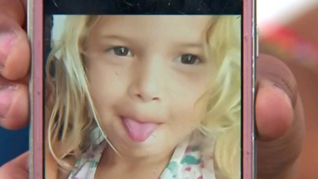 Segundo a mãe, a menina Yasmin Lemos Campos brincava quando foi picada.