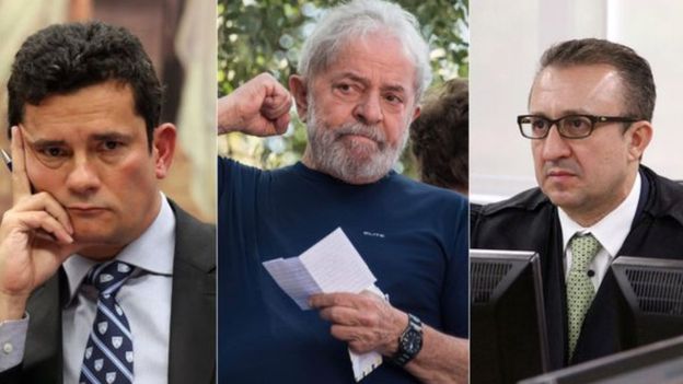 Sérgio Moro disse que não cumpriria a decisão de liberar Lula porque Favreto não teria a prerrogativa de decidir sozinho sobre uma questão já julgada por quatro juízes do TRF-4. Sérgio Moro disse que não cumpriria a decisão de liberar Lula porque Favreto não teria a prerrogativa de decidir sozinho sobre uma questão já julgada por quatro juízes do TRF-4.