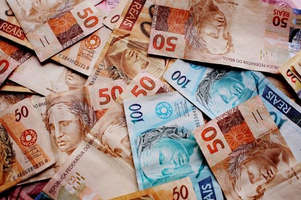O pagamento em dinheiro do benefício, concedido como uma espécie de premiação por tempo no serviço público, voltou a ser permitido desde janeiro em Minas Gerais, mas somente para magistrados.