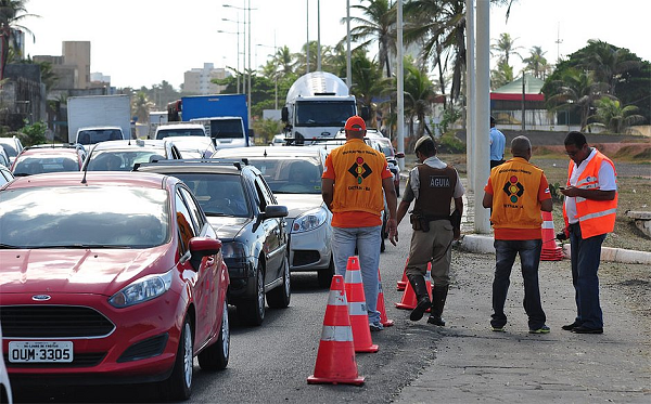 Decisão expedida na última quarta-feira (14), determina que é ilegal e inconstitucional apreender um veículo se o motorista estiver em débito com o IPVA (Foto: Mauro Akin Nassor | CORREIO)