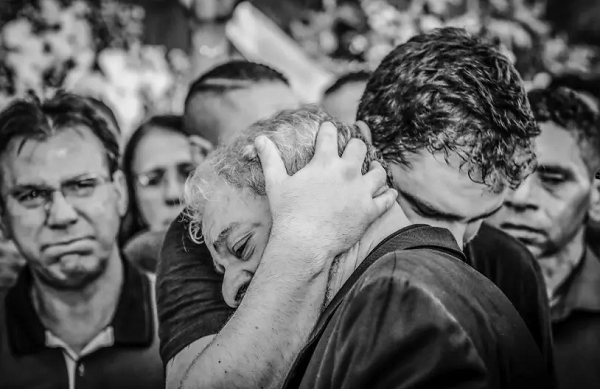 O ex-presidente no velório de Marisa Letícia (Foto: Ricardo Stuckert)
