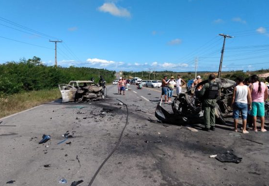 No total, 11 pessoas se envolveram no acidente, 4 fatais e 7 feridas (Foto: Reprodução | Verela Notícias)