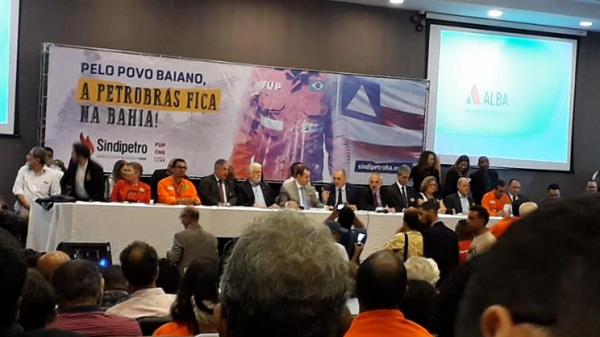 O ato é organizado pelo Sindicato dos Petroleiros da Bahia (Foto: Rosana Abreu | Cidadão Repórter)