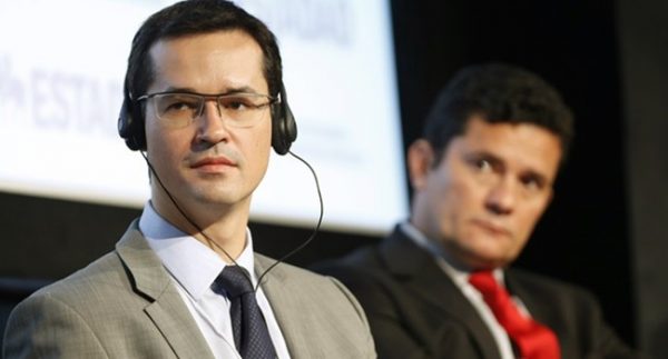 Ex juiz Sérgio Moro e o procurador Deltan Dellangnol, denunciados pelo site Intercept Brasil como 'colunhados' contra o ex-presidente Lula - Foto: Brasil 247/