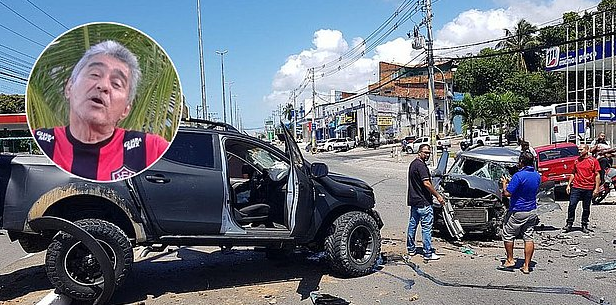 Acidente de trânsito envolveu três carros (Foto: Reprodução)