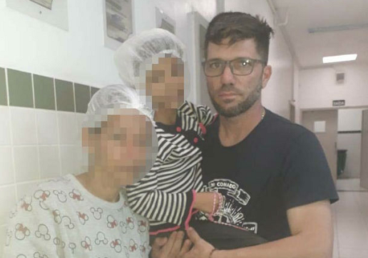 Menina de sete anos teve mais de 40 larvas retiradas de sua cabeça (Foto: Reprodução | Boca no Trombone PG) Menina de sete anos teve mais de 40 larvas retiradas de sua cabeça (Foto: Reprodução | Boca no Trombone PG)