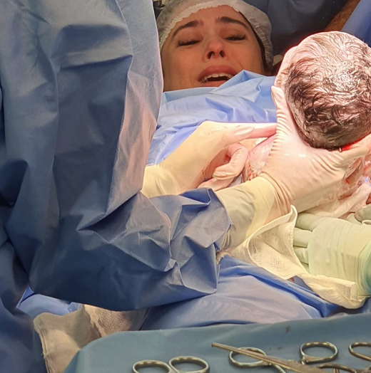 Nasce a filha do casal de atores Tatá Werneck e Rafal Vitti (Foto: Reprodução)
