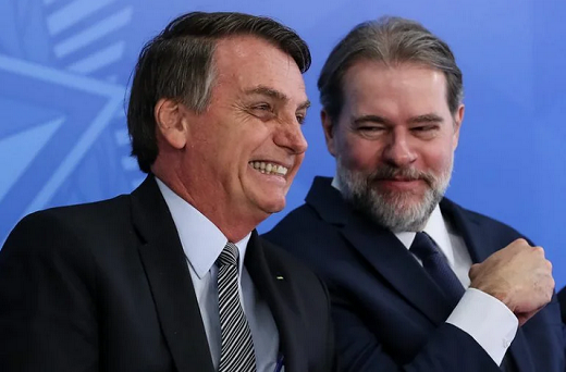 Bolsonaro e Dias Toffoli durante solenidade de assinatura da MP do Contribuinte Legal (Foto: Marcos Corrêa | PR)
