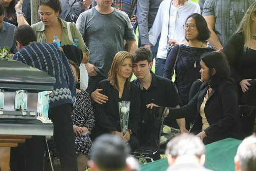 Gugu Liberato é sepultado em cemitério de São Paulo (Foto: Amauri Nehn | Brazil News)