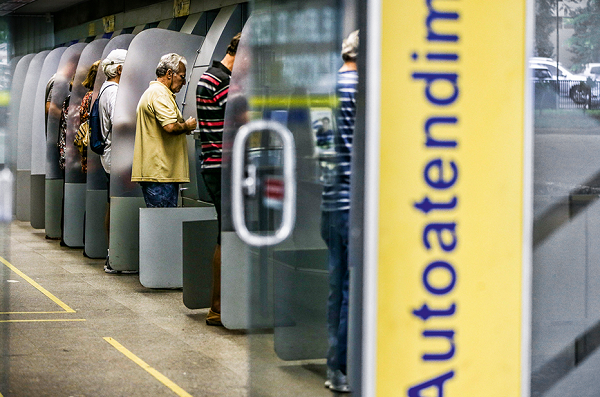 A Febraban orienta a população a utilizar os canais alternativos de atendimento bancário para fazer transações financeiras (Foto: Reprodução)