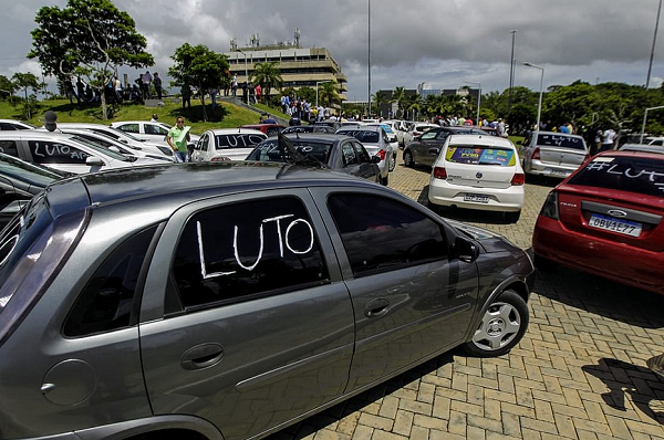 A estimativa é de que 5 mil motoristas participam do ato (Foto: Reprodução)