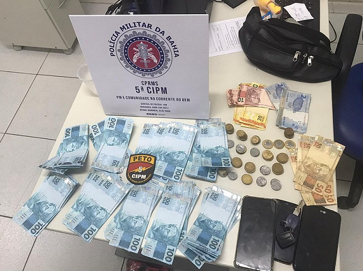 Três homens naturais de Minas Gerais foram flagrados com R$ 9 mil em cédulas falsas (Foto: Divulgação | SSP-BA)