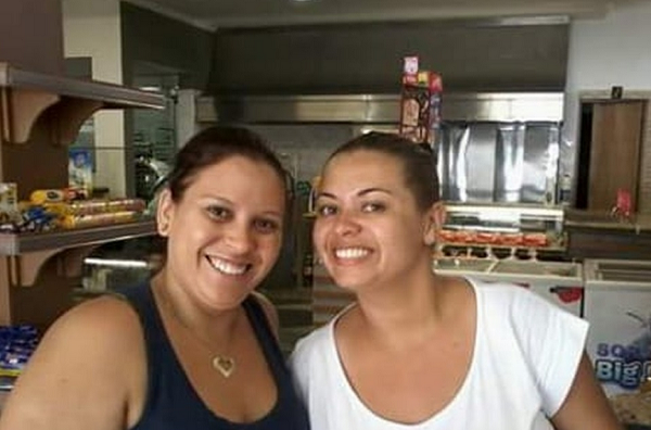 Adotada ainda bebê, Luciana Sestaria, de 36 anos, passou a vida procurando pela irmã, Lucilene (Foto: Reprodução)