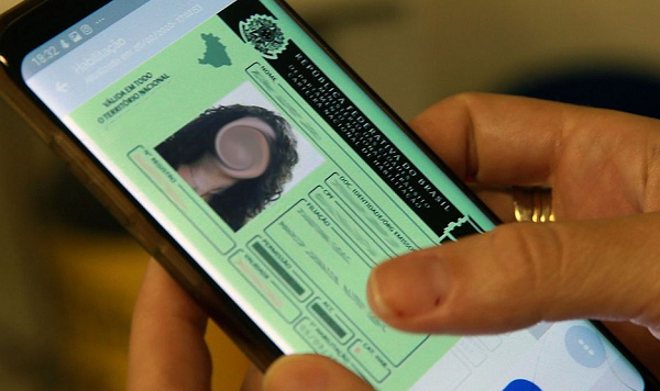 No âmbito da fiscalização, fica interrompido, por tempo indeterminado, os prazos para que o condutor possa dirigir com Carteira Nacional de Habilitação (CNH) vencida desde 19 de fevereiro (Foto: Agência Brasil)