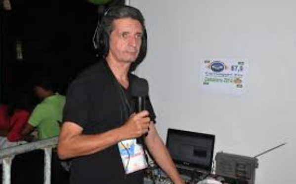 Popular em Camaçari, Tony Paulo é radialista da Líder FM (Foto: Reprodução | Bahia Diário)