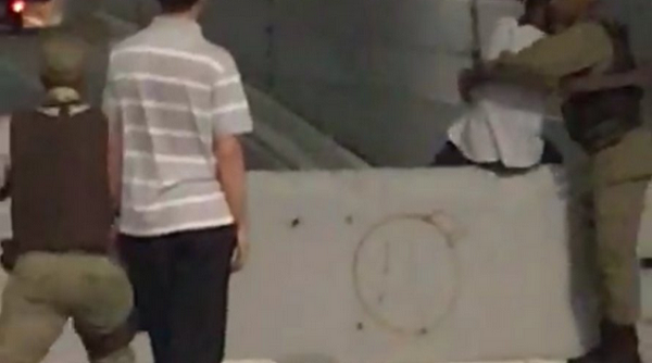 Guarnição da Polícia Militar evitou que um adolescente de 17 anos pulasse de um viaduto (Foto: Reprodução)