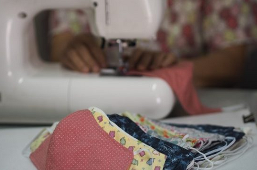 A proteção facial será destinada para uso da população em situação de vulnerabilidade social e econômica, bem como para os servidores públicos das áreas administrativas, com fins à contenção do contágio do novo coronavírus (Foto: Reprodução)