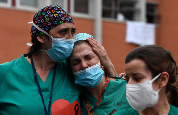 O novo coronavírus deixou mais de 115.000 mortos em todo o mundo (Foto: Pierre-Philippe Marcou | AFP)