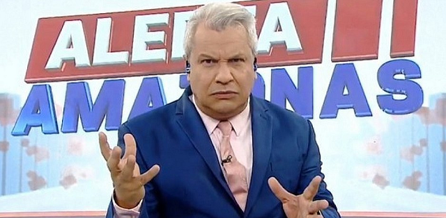 O apresentador está afastado de seu programa, o ‘Alerta Nacional’, desde o último dia 22, quando passou mal ao vivo (Foto: Reprodução)