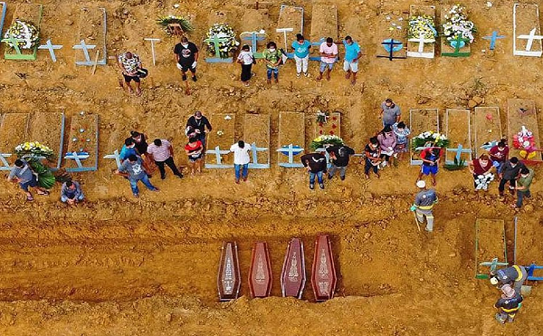 Manaus, vê o colapso no sistema funerário se intensificar (Foto: Reprodução)