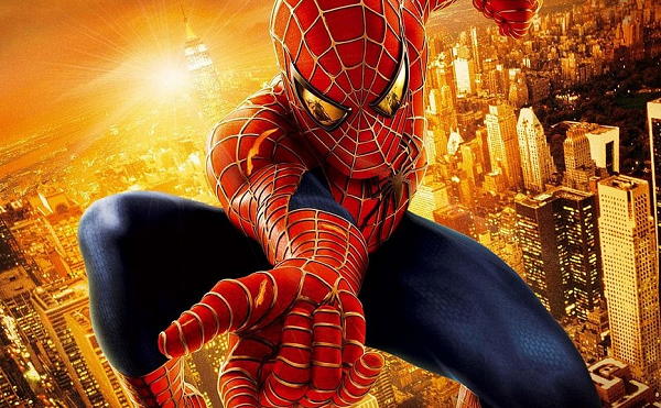 Irmãos tiveram a ideia de tentar virar um trio de 'homens aranha' após serem picados, de propósito, por uma viúva negra (Foto: Reprodução)