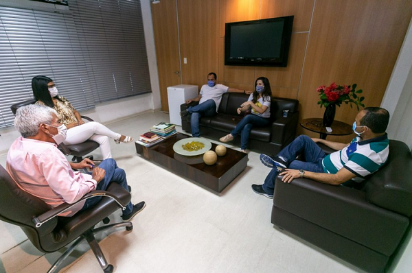 Reunião com intuito de dialogar sobre as problemáticas da causa em Camaçari (Foto: Reprodução | Ascom | PMC)