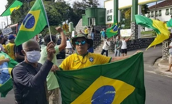 Angelo Antônio Cavalcante Martins durante protesto contra o isolamento social (Foto: Reprodução)