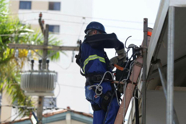Lei prevê multa para as empresas que fornecem o serviço, caso não informem a data de corte (Foto: Reprodução)