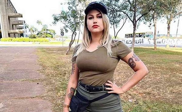 Sara Winter, bolsonarista ferrenha e ativista do movimento 300 pelo Brasil foi presa pela Polícia Federal (Foto: Reprodução)