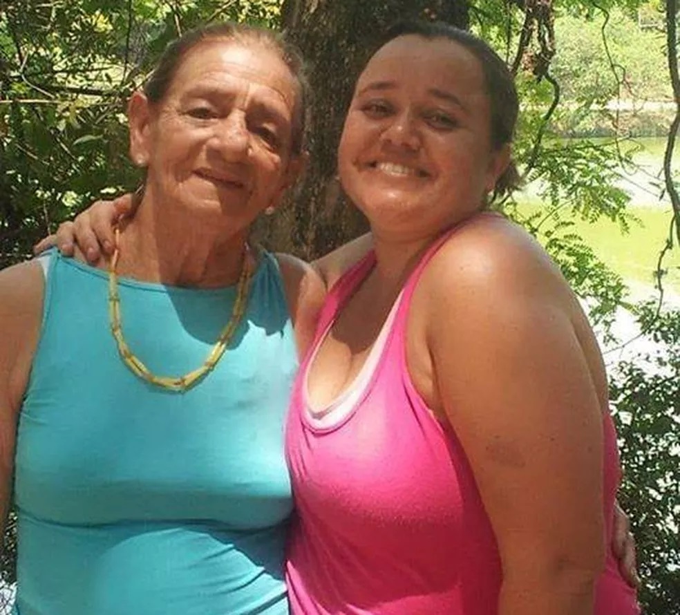 Luana de Oliveira era moradora de Guarujá, no litoral paulista, tinha 35 anos e se isolou junto com a avó, Dona Izabel, que aos 83 anos tinha sintomas da doença. Foto: Lucas Felipe/Arquivo Pessoal