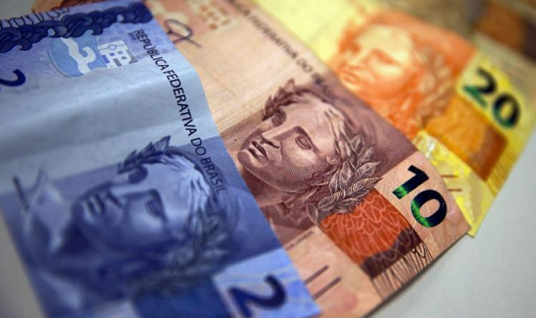 O crescimento se deve ao aumento do endividamento das famílias com até 10 salários mínimos de renda (Foto: Reprodução)