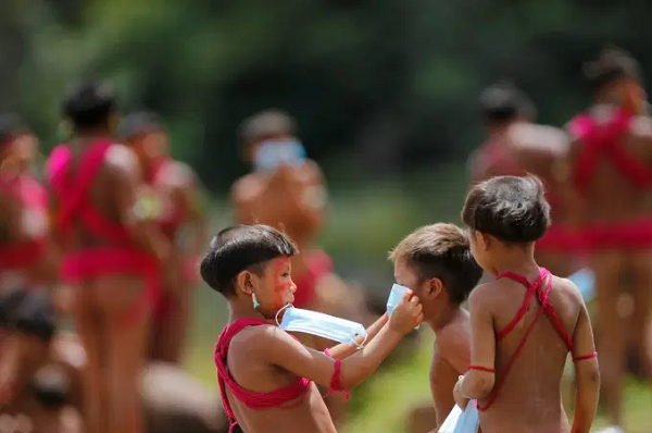 Bolsonaro sancionou com vetos lei que trata de medidas de proteção a povos indígenas durante a pandemia do novo coronavírus (Foto: Adriano Machado | Reuters)