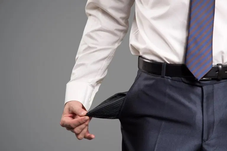 Na avaliação de economistas, a saída da crise atual é uma incógnita. Ninguém sabe quanto tempo vai demorar para voltar aos níveis pré-pandemia Na avaliação de economistas, a saída da crise atual é uma incógnita. Ninguém sabe quanto tempo vai demorar para voltar aos níveis pré-pandemia