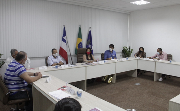 Reunião com prefeitos da Região Metropolitana de Salvador (RMS), que discutiram a reabertura do comércio nos municípios (Foto: Prefeitura de Lauro de Freitas | Divulgação)