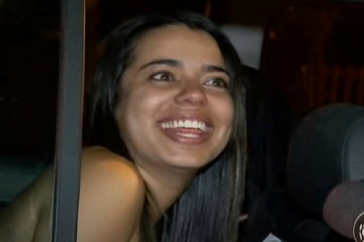 Stephany Rosa da Silva, que ficou famosa na internet em 2012 como a 'bêbada de Curitiba' (Foto: Reprodução | YouTube)