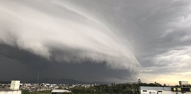 Ciclone em Santa Catarina: regiões Sul do Brasil registram o ciclone-bomba nesta terça-feira, 30 (Foto: Twitter | Reprodução)