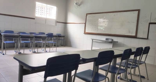 Decreto que proíbe a realização de eventos com mais de 50 pessoas e atividades em escolas das redes pública e privada em toda a Bahia (Foto: Reprodução)