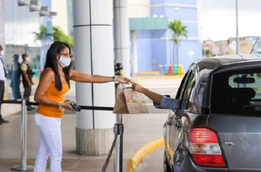 Além do drive-thru, o Boulevard Shopping Camaçari oferta o serviço de delivery (Foto: Reprodução)