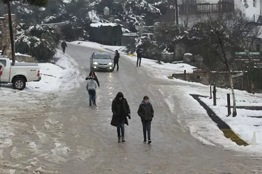 A frente fria tem provocado chuvas, temperaturas abaixo de 0 ºC, granizo e neve, principalmente nas regiões Sul e Sudeste do País (Foto: Reprodução)
