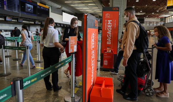 Voos internacionais e a entrada de estrangeiros por outras vias foram restringidos em março, em razão da pandemia da covid-19 (Foto: Reprodução)