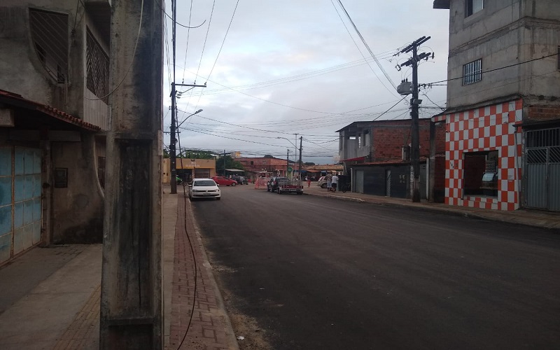 A casa fica localizada em área de grande movimentação, o que desmente a informação da Coelba de 'endereço não localizado' - Foto: Bárbara Luise 