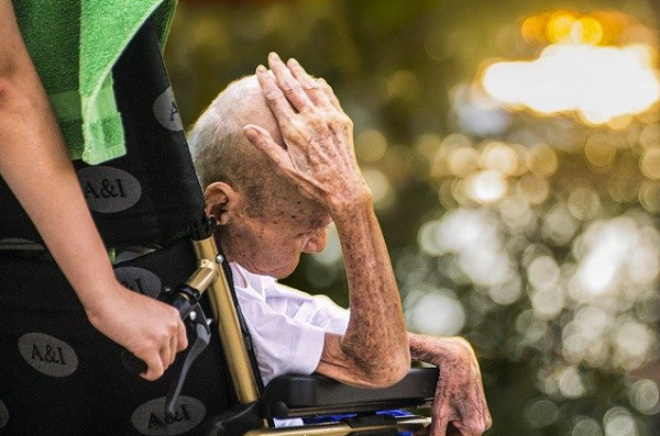As maiores vítimas são pessoas com quadro demencial ou Alzheimer (Foto: Reprodução)