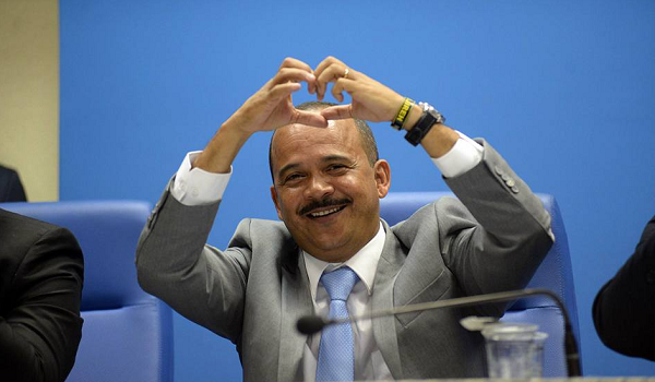Candidato a reeleição, Elinaldo Araújo (DEM) (Foto: Reprodução)