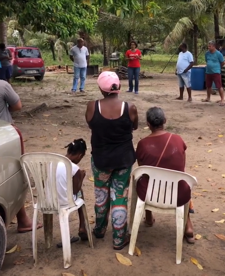 Ivoneide, na Zona Rural de Camaçari, onde participou de uma positiva reunião com agricultores (Foto: Reprodução)