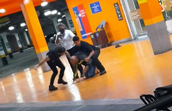 João Alberto Silveira Freitas, 40 anos, foi espancado até a morte em um supermercado da rede Carrefour (Foto: Reprodução)